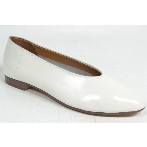 ELLA CRUZ Ballerina Wit