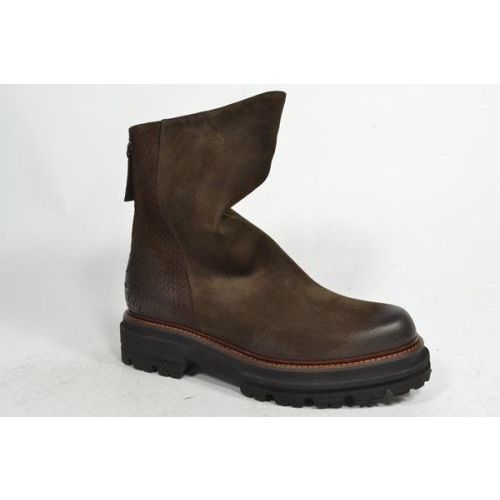 MAT:20 Boots Bruin