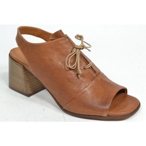 MAT:20 Sandaal Cognac